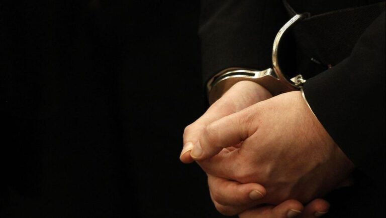 82 éves nőt gyanúsít kábítószer-csempészettel a rendőrség