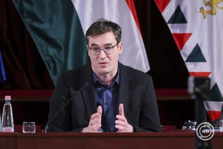 a főváros azonnali jogvédelmet kér a bíróságtól