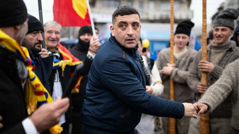 Román elnökválasztás – Részeredmények: 20 százalékpontos előnnyel került a második fordulóba George Simion AUR-elnök