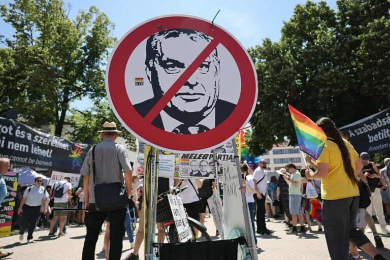 Pride király lett Orbán Viktor? – Magyar Péter keményen nekiment a miniszterelnöknek