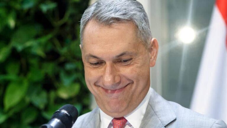 Magyar Péter:”a batidai közpénzszívó Drakula” stábja hazudik