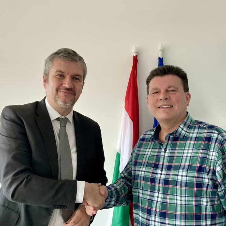 Hadházy Ákos: fegyveres rendőrök jelentek meg a Szőlő utcai jelentésben szereplő Káncznál