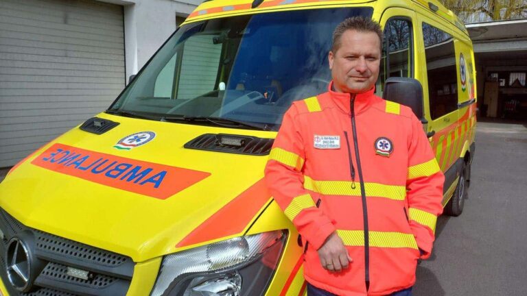 Magyar Péter: Politikai okokból azonnali hatállyal leváltották az OMSZ észak-magyarországi regionális igazgatóját