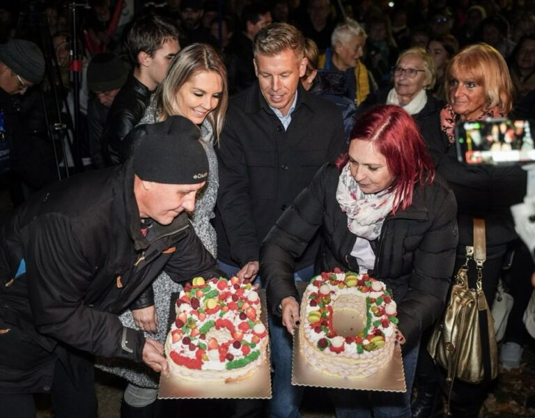 Száz nap az úton – Magyar Péter  Budakalász: a szeretet, a cselekvés és a remény országjárása