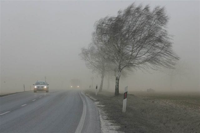 Brutális fordulat az időjárásban: hétfőn berobban a hidegfront, viharos széllel csap le Magyarországra