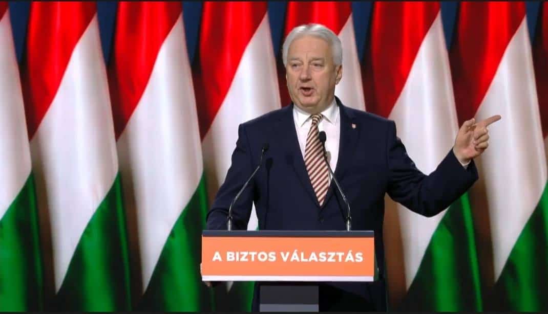 Vádat emeltek Semjén Zsolt és Rogán Antal Szőlő utcával kapcsolatos rágalmazása miatt