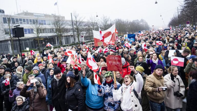 Grönland: Rendkívüli ülésre hívják össze vasárnapra az EU nagyköveteit