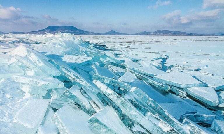 Vasárnaptól tilos a Balaton jegére menni