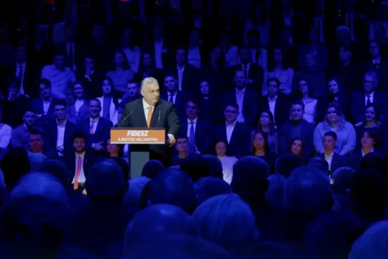 Már zajlik a bűnbakkeresés a Fidesz-kampány sikertelensége miatt: pánikhangulat a Karmelitában