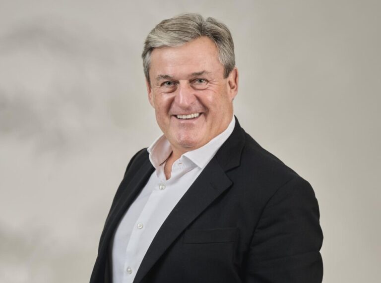 SZJA-csökkentésbe kezd a TISZA, Kapitány István kiszámolta, ki-hogy jár vele – több pénz maradhat a dolgozóknál