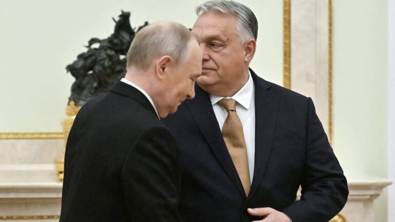 Rácz András: Orbán Viktor porig alázta saját magát és az országot is